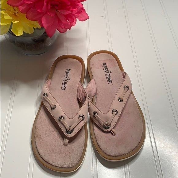 Minnetonka Pink Suede Flip Flop 6. FFT0539B - Picture 1 of 6